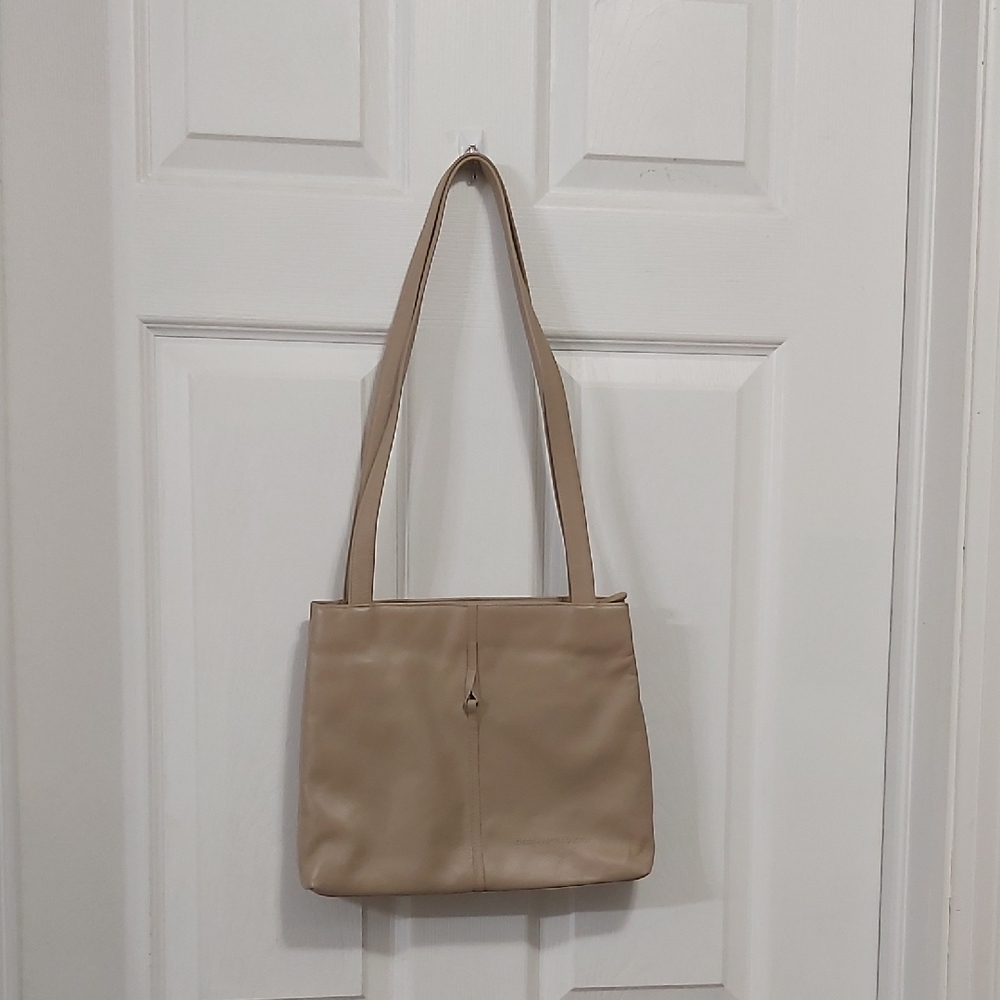 Elegant Tan Shoulder Bag